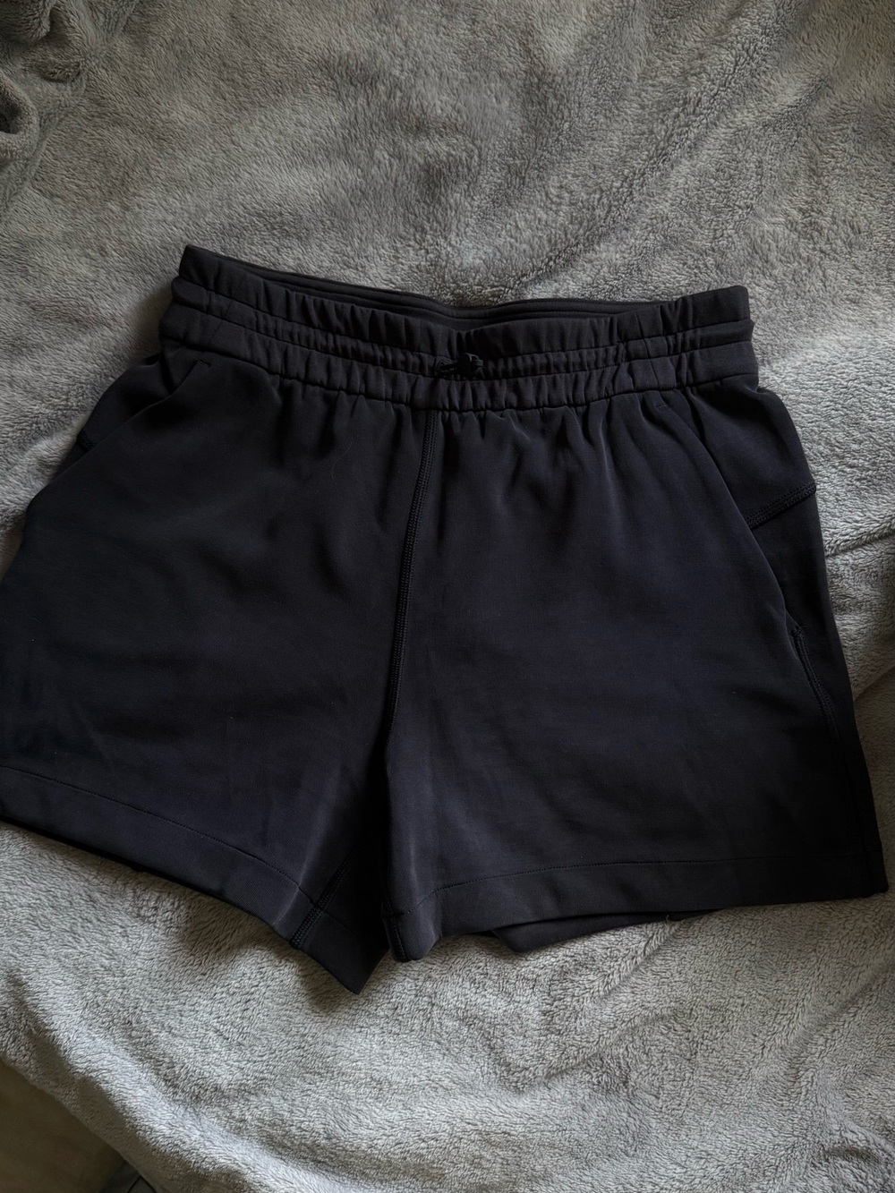 Lululemon nulu shorts 3"
